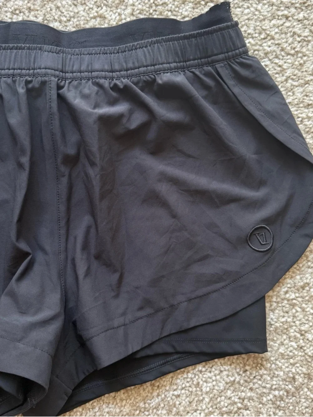 Vuori Luna Shorts - Picture 3 of 3